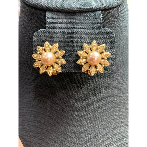 Vintage JS Rhinestone and Faux Pearl Sunflower Floral Earrings Clip On Gold Tone - Picture 1 of 3